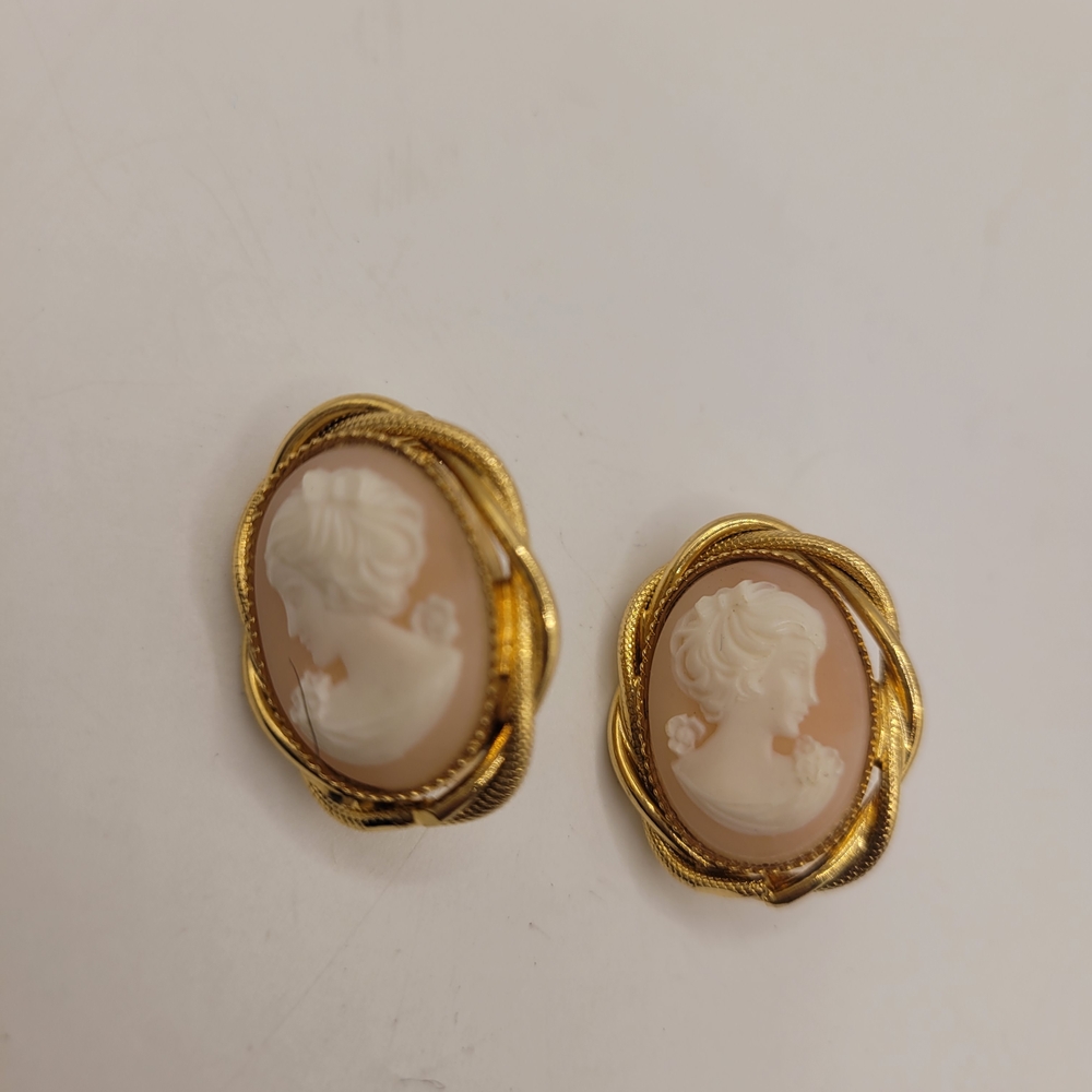 Pink White Gold Cameo Clip Earrings
